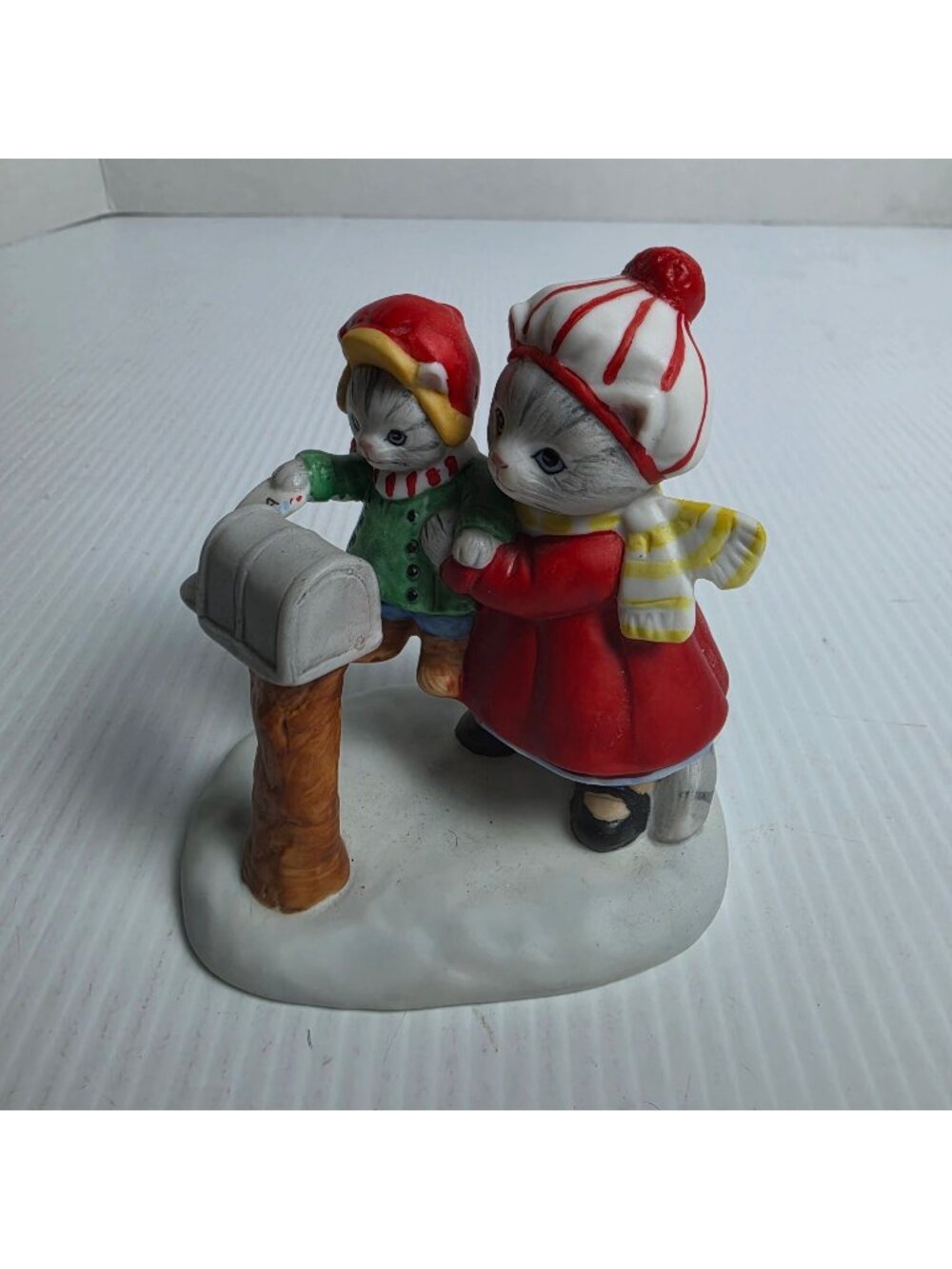 B SHACKMAN SCHMID KITTY CUCUBMER 1989 "SENDING A LETTER TO SANTA" FIGURINE 31158